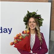 Insegnante di inglese e cinese laureata in interpretariato (laurea magistrale)